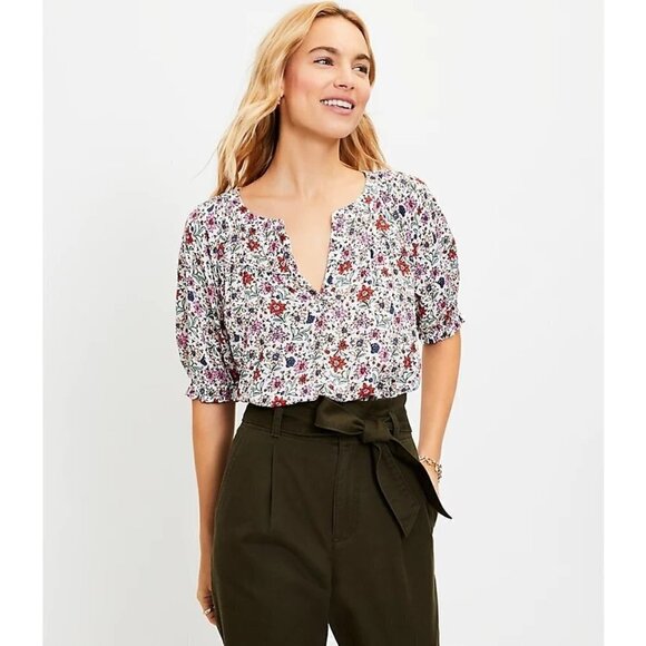 LOFT Tops - Ann Taylor LOFT Floral Split Neck Mixed Media Short Sleeve Top XS